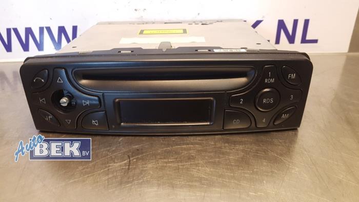 Radioodtwarzacz CD z Mercedes-Benz C (W203) 2.6 C-240 V6 18V 2002