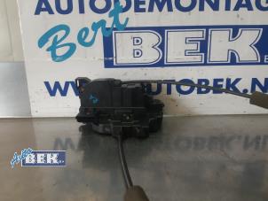 Used Rear door mechanism 4-door, right Renault Kangoo/Grand Kangoo (KW) 1.2 16V TCE Price on request offered by Auto Bek