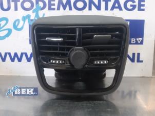 Używane Kratka wentylacyjna deski rozdzielczej Peugeot 508 SW (8E/8U) 2.0 BlueHDi 180 16V Cena € 56,00 Procedura marży oferowane przez Auto Bek