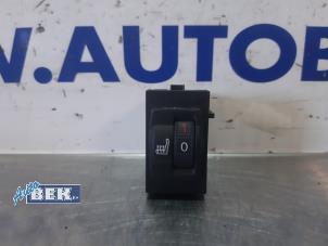 Używane Przelacznik ogrzewania fotela Peugeot 508 SW (8E/8U) 2.0 BlueHDi 180 16V Cena € 20,00 Procedura marży oferowane przez Auto Bek