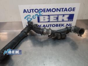 Używane Rura chlodnicy miedzystopniowej Peugeot 508 SW (8E/8U) 2.0 BlueHDi 180 16V Cena € 20,00 Procedura marży oferowane przez Auto Bek