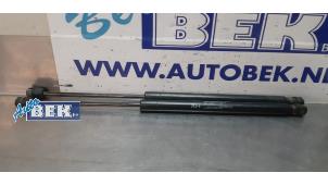 Used Set of gas struts for boot Kia Sportage (SL) 1.7 CRDi 16V 4x2 Price € 55,00 Margin scheme offered by Auto Bek