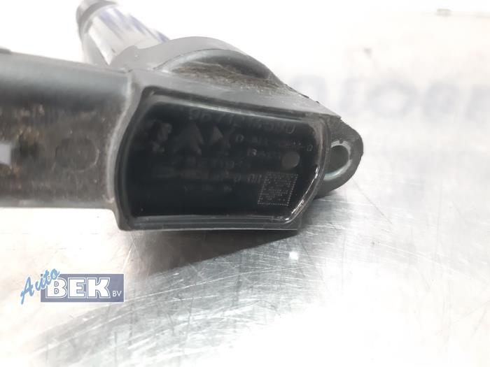 Pen ignition coil from a Peugeot 208 I (CA/CC/CK/CL) 1.2 Vti 12V PureTech 82 2019