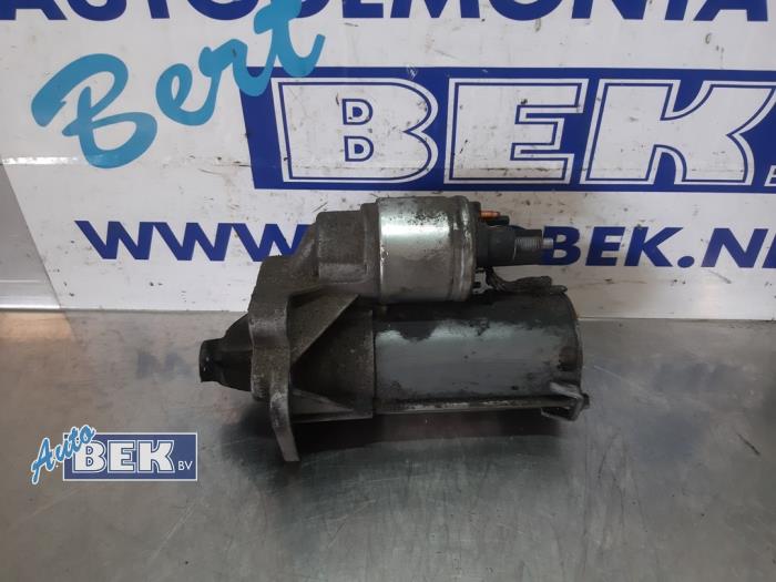 Starter from a Renault Twingo II (CN) 1.5 dCi 75 FAP 2013