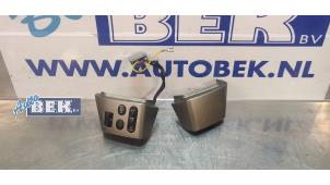 Used Steering wheel mounted radio control Nissan Note (E11) 1.5 dCi 86 Price € 20,00 Margin scheme offered by Auto Bek