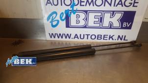 Used Set of tailgate gas struts Peugeot Partner Tepee (7A/B/C/D/E/F/G/J/P/S) 1.6 HDI 90 Price € 25,00 Margin scheme offered by Auto Bek