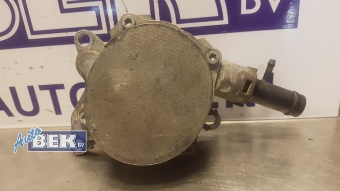 Vacuum pump (diesel) from a Opel Movano 2.3 CDTi 16V FWD 2010