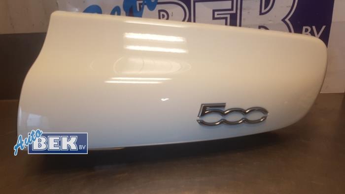 Begagnade Handskfack Fiat 500X (334) 1.6 D 16V Multijet II Pris € 60,00 Marginaltabell erbjuds av Auto Bek