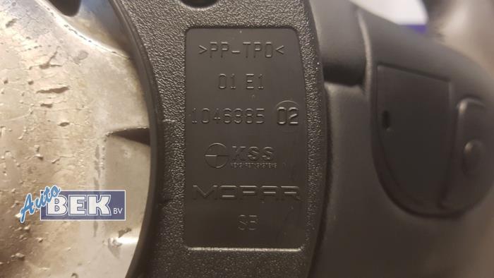 Steering wheel from a Fiat 500X (334) 1.6 D 16V Multijet II 2017