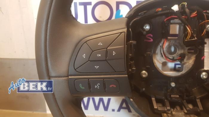 Steering wheel from a Fiat 500X (334) 1.6 D 16V Multijet II 2017
