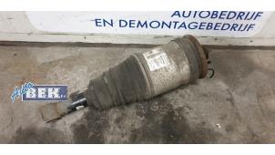 Used Rear shock absorber rod, right Landrover Discovery III (LAA/TAA) 2.7 TD V6 Price € 200,00 Margin scheme offered by Auto Bek