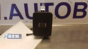 Usados Interruptor de freno de mano Volkswagen Passat Variant (3C5) 1.6 Precio € 15,00 Norma de margen ofrecido por Auto Bek
