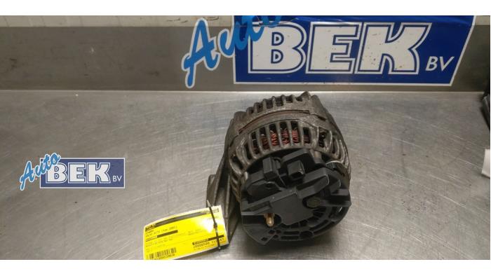 Usagé Dynamo Volvo XC70 (SZ) XC70 2.4 T 20V Prix € 50,00 Règlement à la marge proposé par Auto Bek