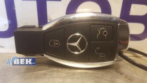 Usagé Clé Mercedes E (W212) E-220 CDI 16V BlueEfficiency Prix € 35,00 Règlement à la marge proposé par Auto Bek