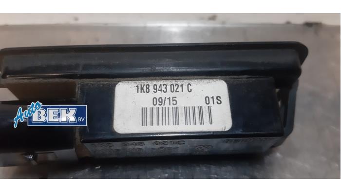 Oswietlenie tablicy rejestracyjnej z Volkswagen Golf VII (AUA) 2.0 R-line 4Motion 16V 2015