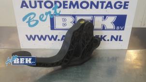 Used Clutch pedal Volkswagen Polo V (6R) 1.4 TDI 12V 90 Price on request offered by Auto Bek