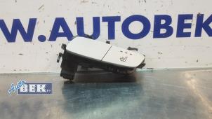 Used Seat heating switch Mercedes E (W213) E-220d 2.0 Turbo 16V Price € 20,00 Margin scheme offered by Auto Bek