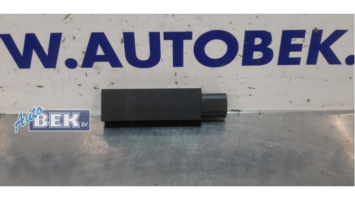 Używane Keyless Entry-Antena Audi A3 Sportback (8VA/8VF) 2.0 TDI 16V Cena € 10,00 Procedura marży oferowane przez Auto Bek