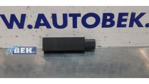 Used Keyless entry antenna Audi A3 Sportback (8VA/8VF) 2.0 TDI 16V Price on request offered by Auto Bek
