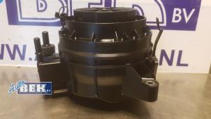 Used Fuel filter housing Mercedes E (W213) E-220d 2.0 Turbo 16V Price € 85,00 Margin scheme offered by Auto Bek