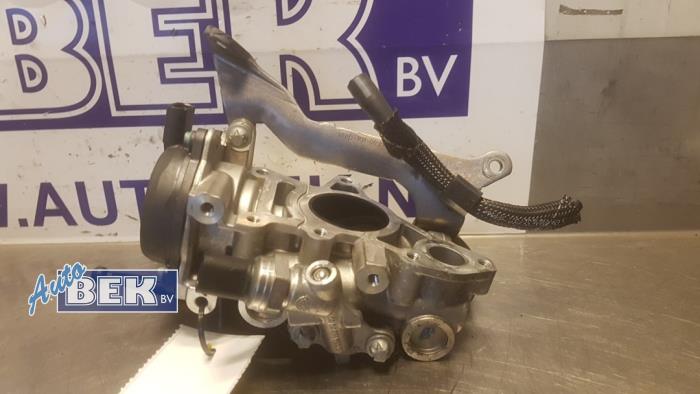 EGR valve from a Mercedes-Benz E (W213) E-220d 2.0 Turbo 16V 2018