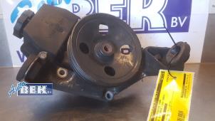 Used Power steering pump Mercedes C Combi (S203) 2.0 C-200K 16V Price € 49,99 Margin scheme offered by Auto Bek