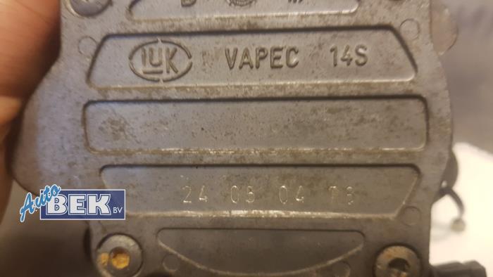 Vacuum pump (diesel) from a MINI Mini One/Cooper (R50) 1.4 D One 2005