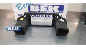 Usagé Cadre radio Hyundai Ioniq 1.6 GDI 16V Hybrid Prix € 30,00 Règlement à la marge proposé par Auto Bek