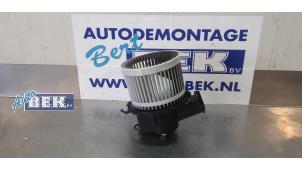 Usados Motor de ventilador de calefactor Ford Ka II 1.2 Precio € 19,00 Norma de margen ofrecido por Auto Bek