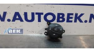 Used Steering wheel mounted radio control Ford Focus 3 1.6 TDCi 115 Price € 19,00 Margin scheme offered by Auto Bek