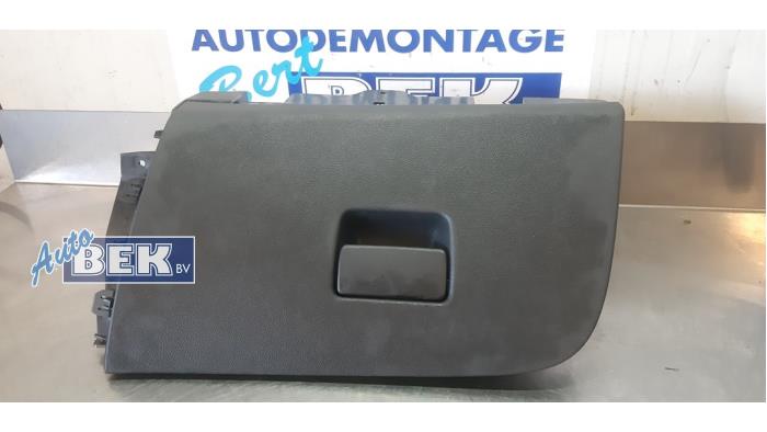 Begagnade Handskfack Opel Astra K Sports Tourer 1.6 CDTI 110 16V Pris € 40,00 Marginaltabell erbjuds av Auto Bek