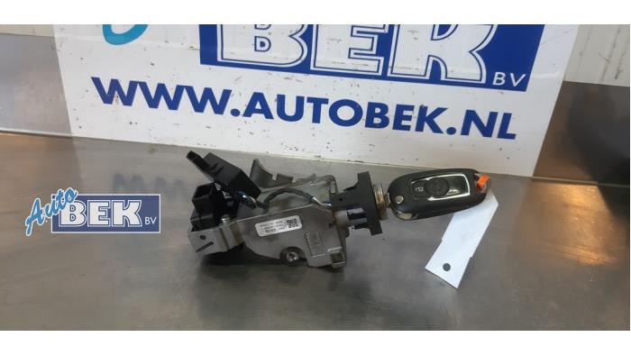 Ignition lock + key from a Opel Astra K Sports Tourer 1.6 CDTI 110 16V 2017