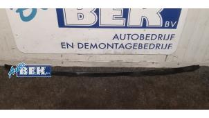 Used Roof rail, right BMW 3 serie Touring (F31) 316d 2.0 16V Price € 40,00 Margin scheme offered by Auto Bek