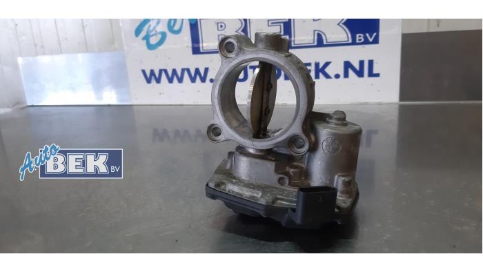 Usagé Boitier papillon BMW 3 serie Touring (F31) 316d 2.0 16V Prix € 22,50 Règlement à la marge proposé par Auto Bek