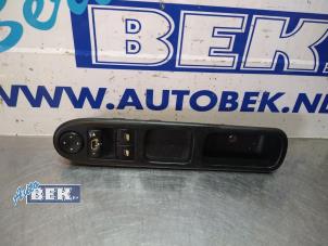 Used Electric window switch Peugeot 307 (3A/C/D) 1.6 16V Price € 50,00 Margin scheme offered by Auto Bek