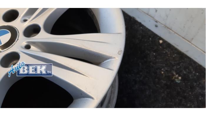Llanta de un BMW 3 serie Touring (F31) 318d 2.0 16V 2016
