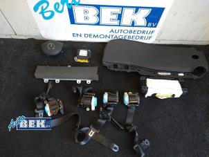 Usagé Kit + module airbag Mercedes B (W246,242) 1.6 B-200 BlueEFFICIENCY Turbo 16V Prix € 850,00 Règlement à la marge proposé par Auto Bek