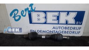 Usagé Arbre de transmission avant gauche Mercedes B (W246,242) 1.6 B-200 BlueEFFICIENCY Turbo 16V Prix € 180,00 Règlement à la marge proposé par Auto Bek