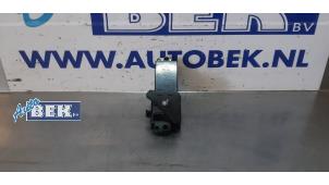 Używane Przelacznik ogrzewania fotela Kia Sportage (SL) 1.7 CRDi 16V 4x2 Cena na żądanie oferowane przez Auto Bek
