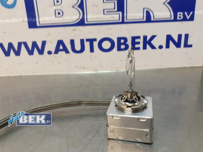 Xenon bulb from a Volkswagen Golf VII (AUA) 1.6 TDI BMT 16V 2018