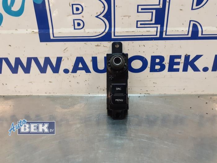 Used On-board computer controller Peugeot 2008 (CU) 1.2 12V e-THP PureTech 110 Price € 35,00 Margin scheme offered by Auto Bek