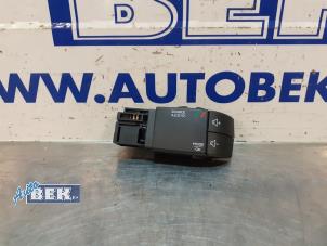 Used Steering wheel mounted radio control Renault Clio IV (5R) 0.9 Energy TCE 90 12V Price on request offered by Auto Bek
