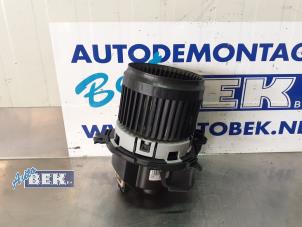 Used Heating and ventilation fan motor Renault Clio IV (5R) 0.9 Energy TCE 90 12V Price € 35,00 Margin scheme offered by Auto Bek