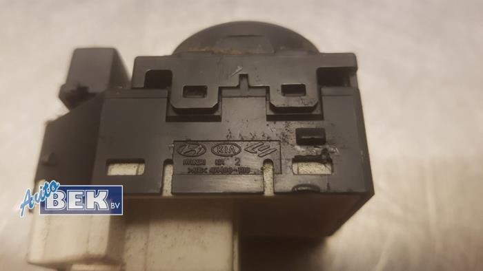 Spiegel Schalter van een Kia Sportage (SL) 1.7 CRDi 16V 4x2 2013