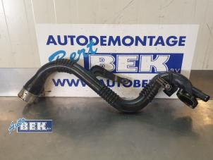 Used Air intake hose Renault Clio IV (5R) 0.9 Energy TCE 90 12V Price € 50,00 Margin scheme offered by Auto Bek
