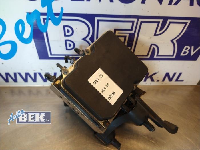 Begagnade ABS-dator Mercedes E (W212) E-220 CDI 16V BlueEfficiency,BlueTEC Pris € 47,50 Marginaltabell erbjuds av Auto Bek
