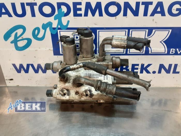 Gebrauchte Pumpfederung (Hydr.) BMW 6 serie (E64) 630 Ci 24V Preis € 280,00 Margenregelung angeboten von Auto Bek