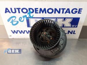 Usagé Ventilateur chauffage BMW 1 serie (E82) 118d 16V Prix € 60,00 Règlement à la marge proposé par Auto Bek