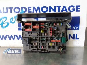 Used Fuse box BMW 1 serie (E82) 118d 16V Price on request offered by Auto Bek
