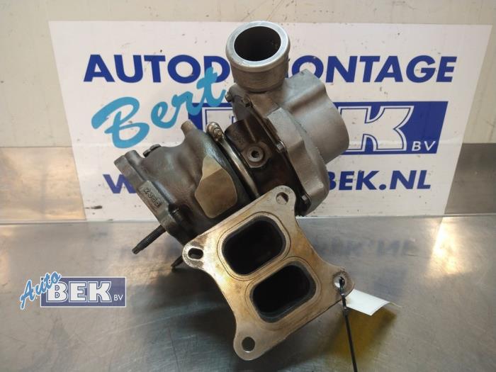 Turbo van een Alfa Romeo Giulia (952) 2.0 T 16V 2016